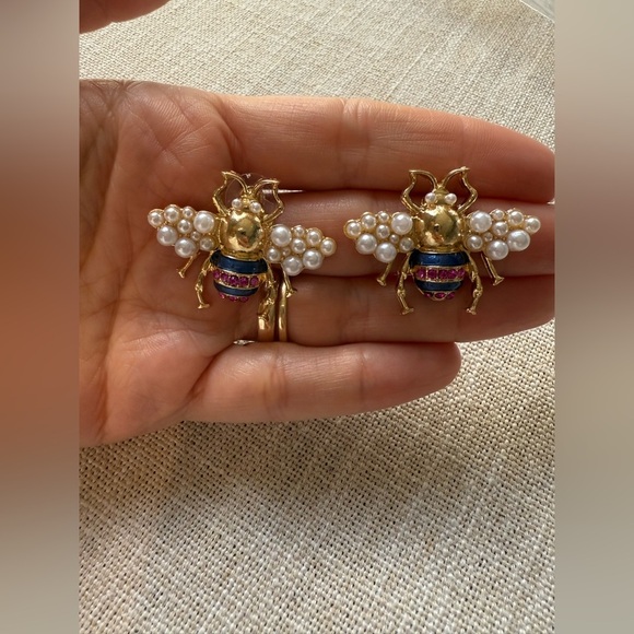 Vintage Style Pearl Bee Stud Earrings for Women Cute Animal Insect Crystal stud - Picture 2 of 5